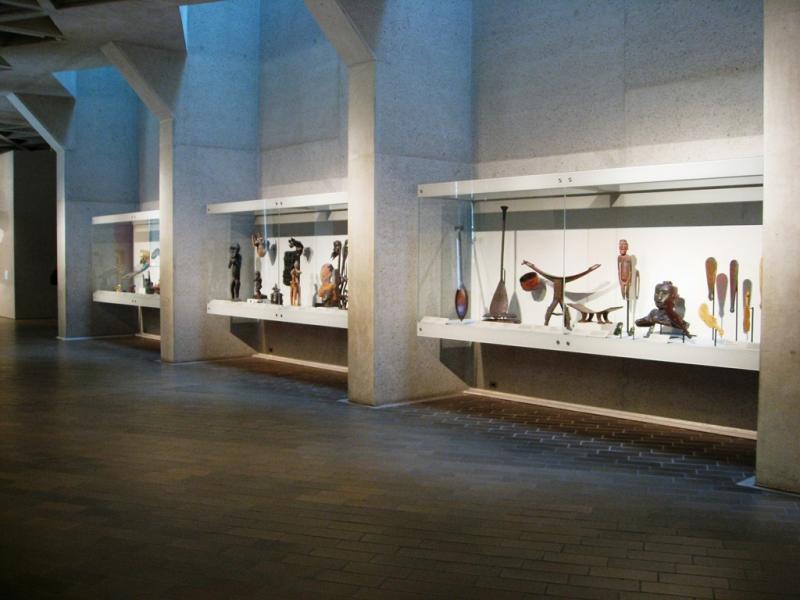 Custom Showcase, Foyer - National Gallery of Australia